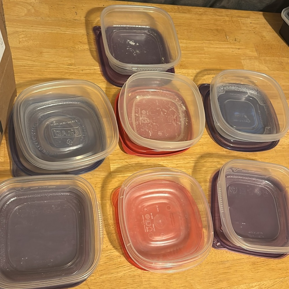 Plastic Food Storage Container Set - Red and Purple - Picture 3 of 3
